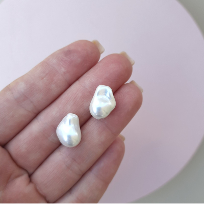 Перлина Біле сяйво, Shell pearl, 10x18 мм, біла, 2 шт. Перлина Біле сяйво, Shell pearl, 10x18 мм, біла, 2 шт.