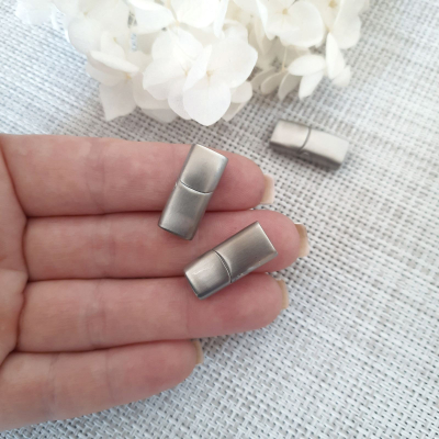 Замок магнитный для шнура 8х4 мм., родий, цвет - матовое серебро Замок магнитный для шнура 8х4 мм., родий, цвет - матовое серебро