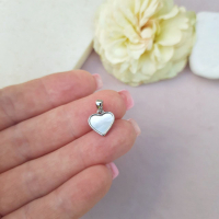 Підвіска Ніжне серце (перламутр) з бейлом, родій, 11х16 мм., колір - платина